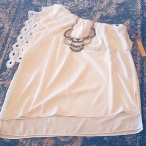 Gorgeous WHITE off shoulder top Gibson Latimer